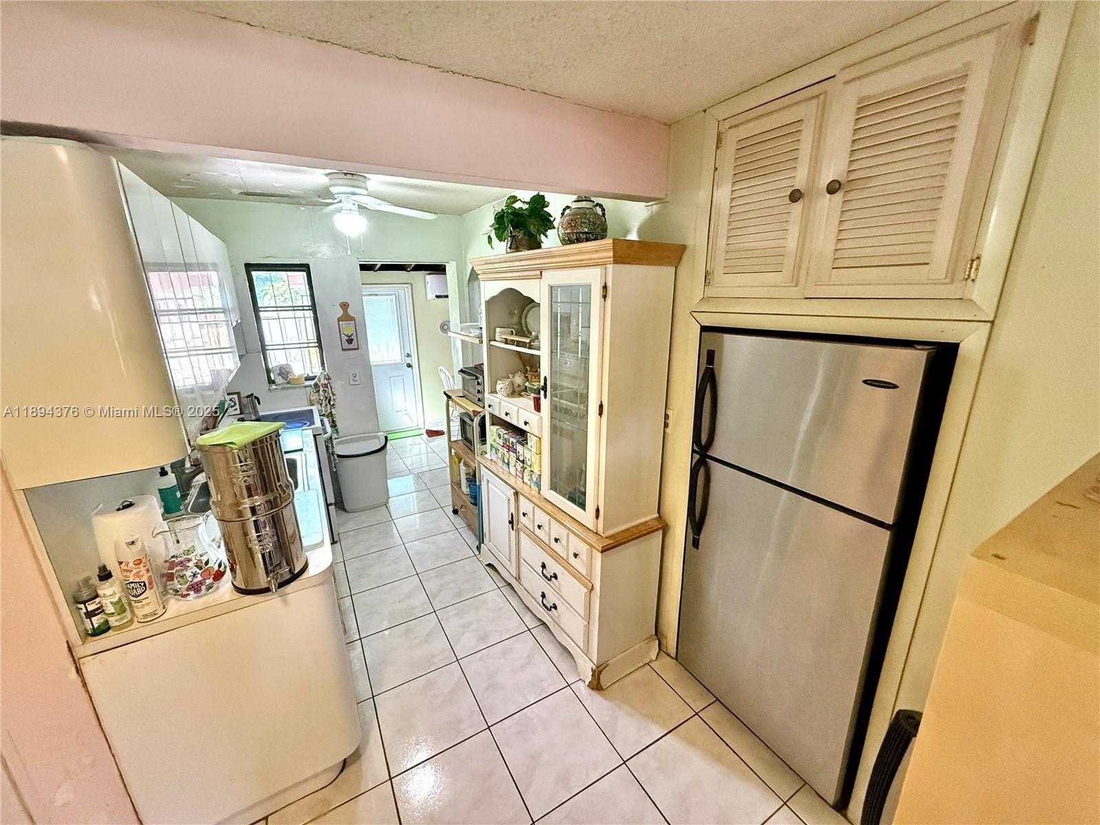 Small Image of 3340 NORTH WEST 19TH AVE, Miami Number 11