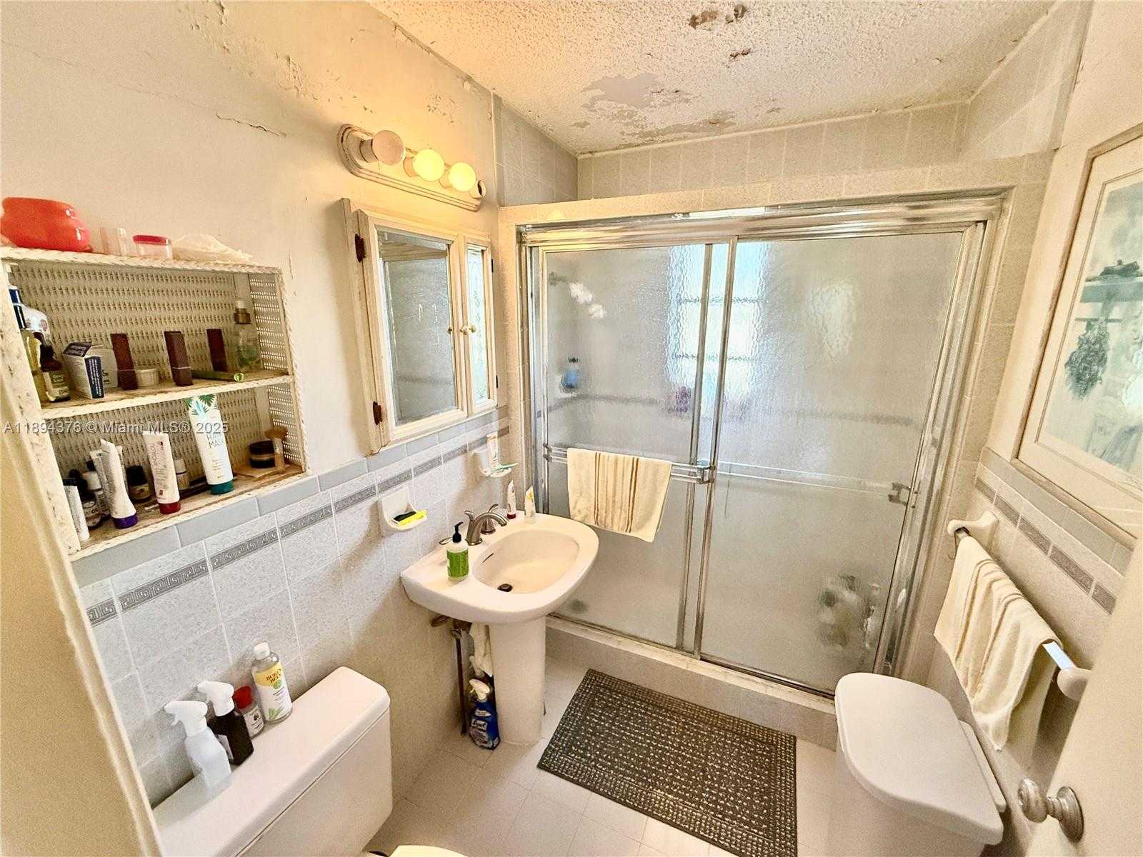 Small Image of 3340 NORTH WEST 19TH AVE, Miami Number 12