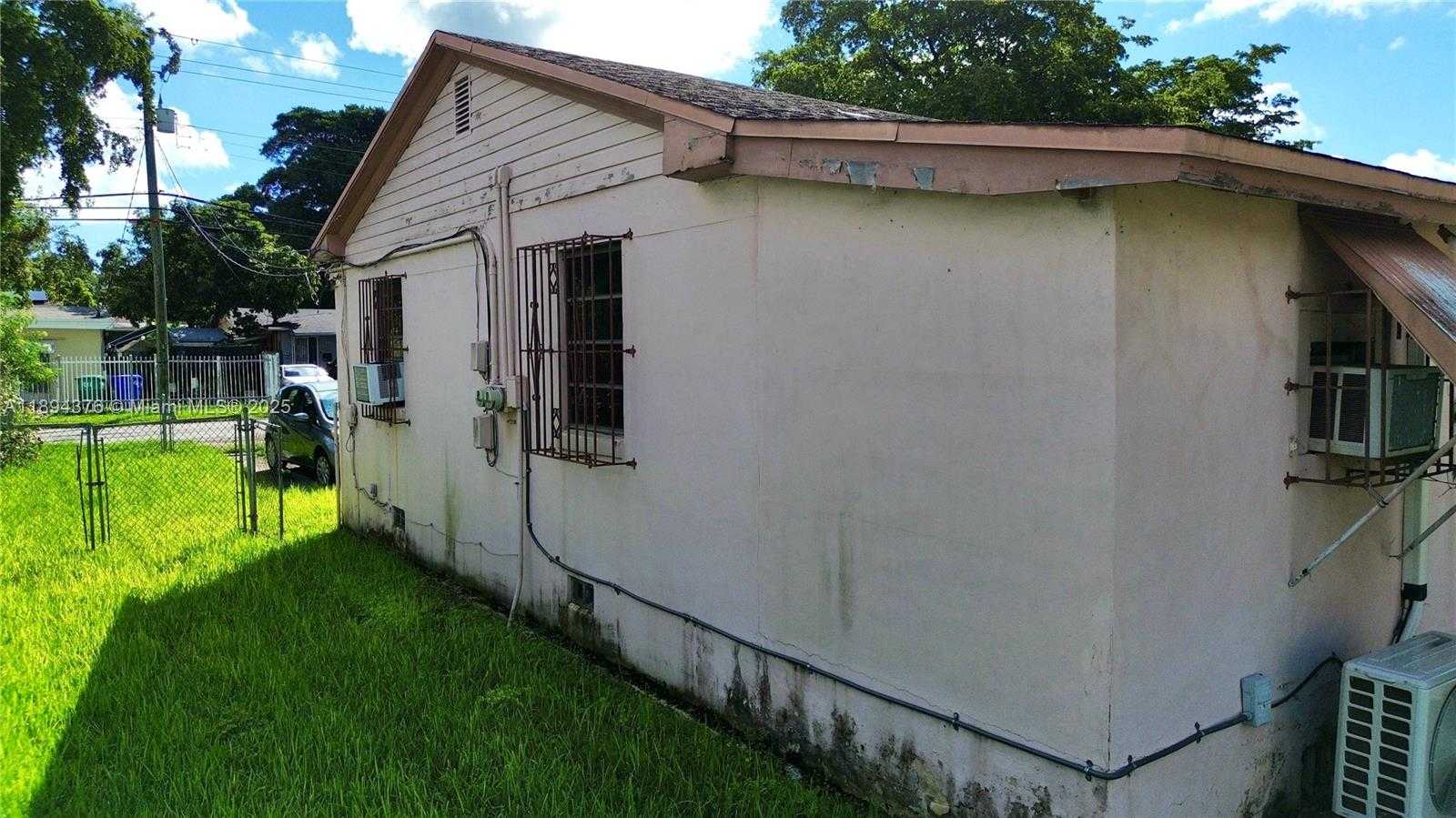 Small Image of 3340 NORTH WEST 19TH AVE, Miami Number 18