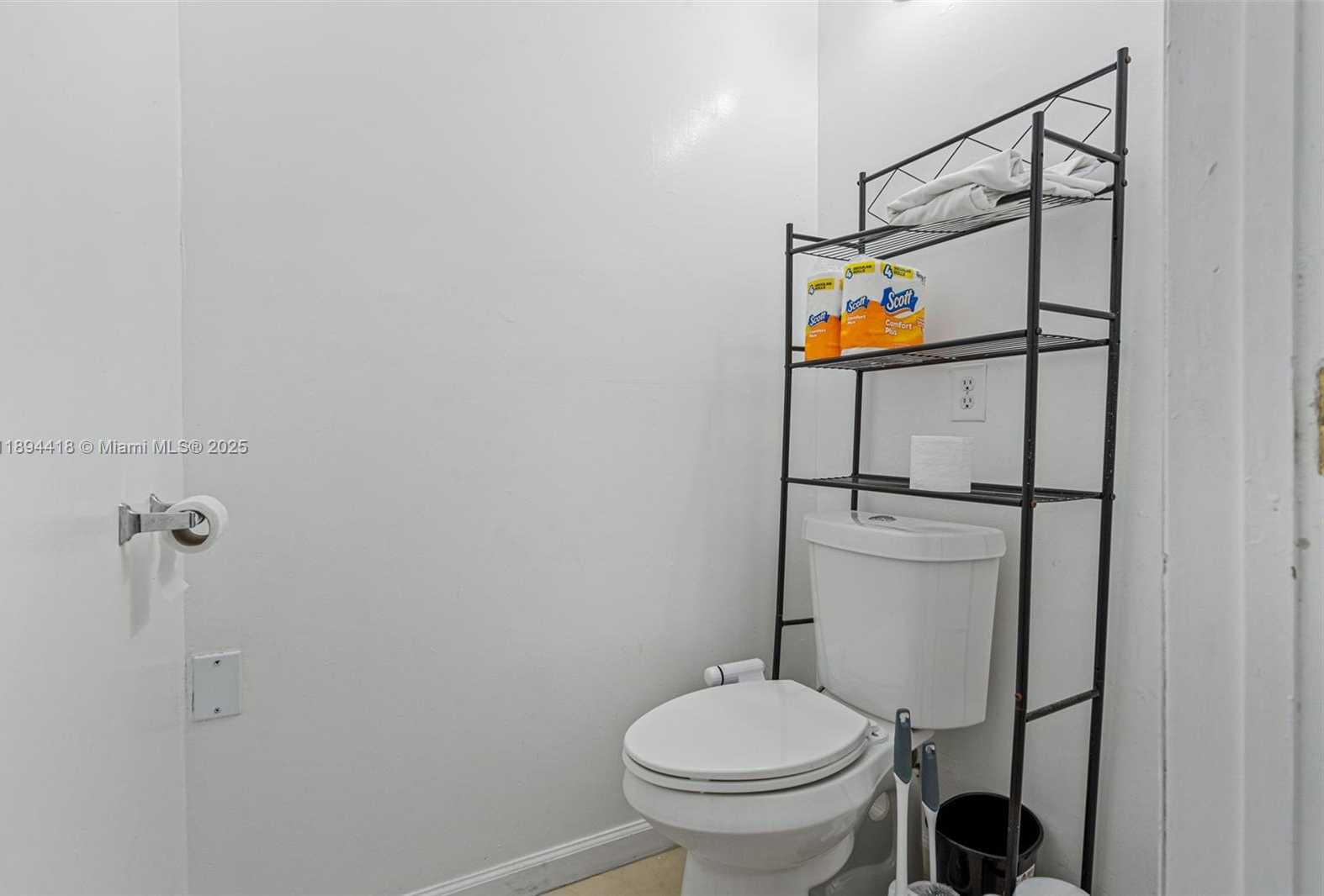 Small Image of 13 NORTH WEST 108TH CT #4, Miami Number 38