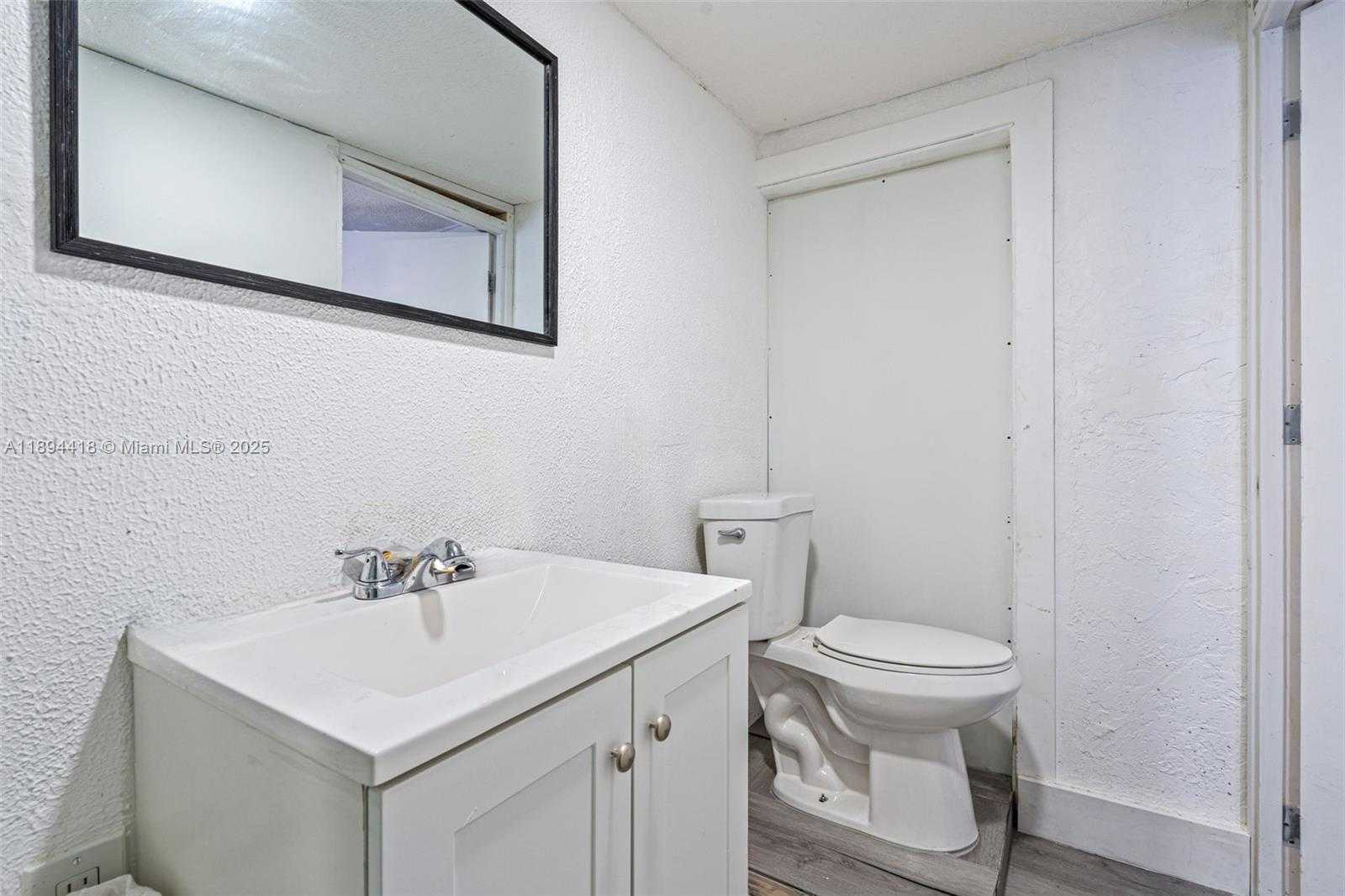Small Image of 13 NORTH WEST 108TH CT #4, Miami Number 42