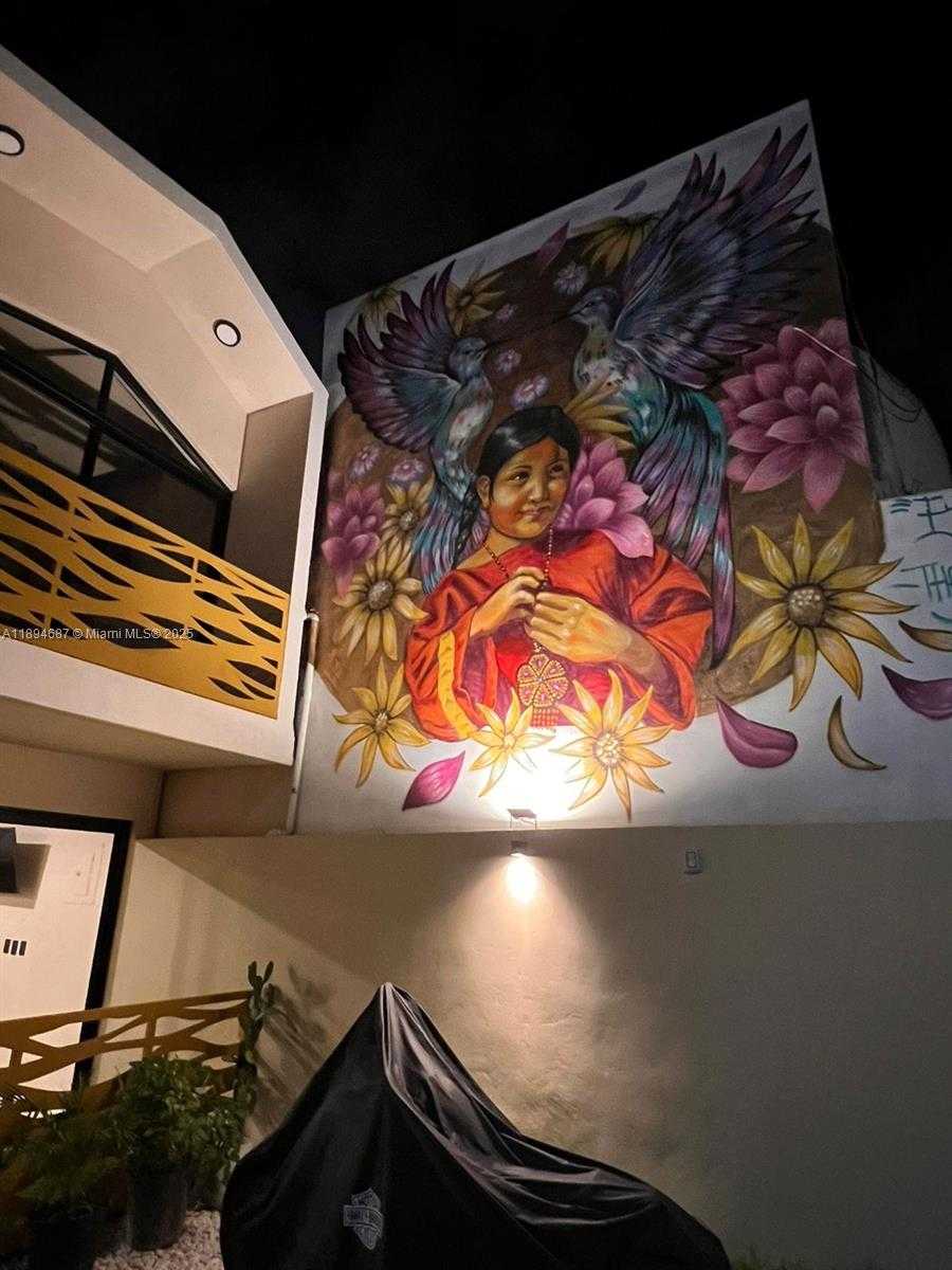 Small Image of 18 CALLE 70, Out of City Number 12
