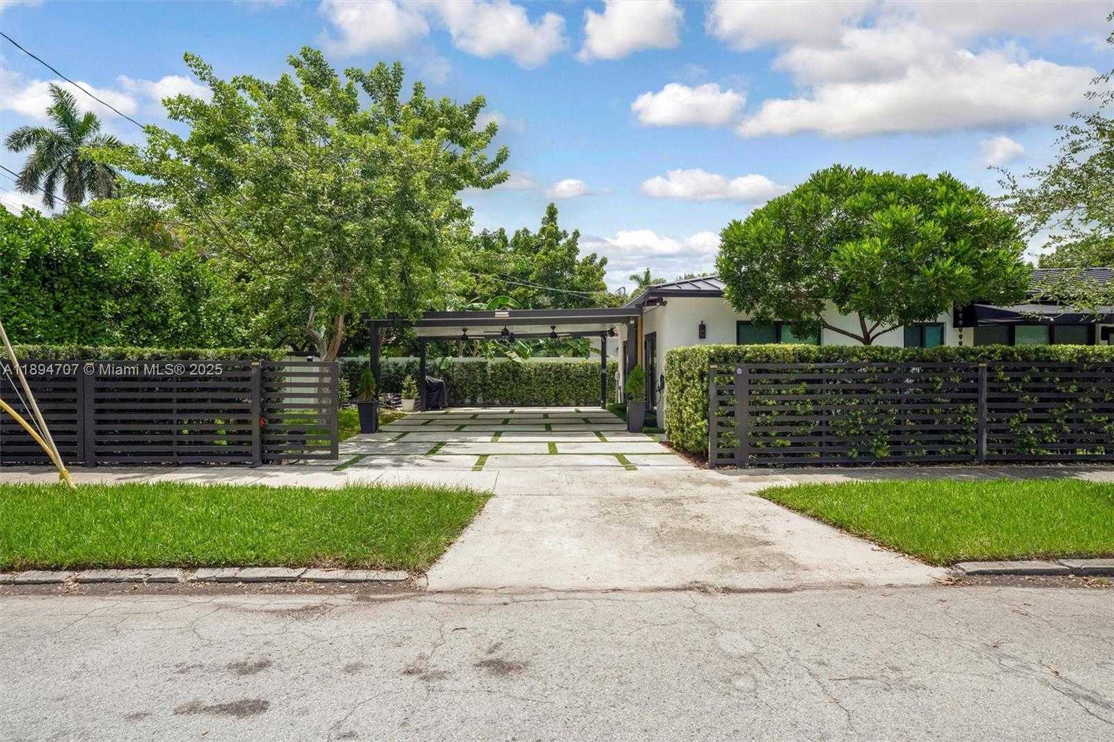 Small Image of 2484 SOUTH WEST 25 ST #1, Miami Number 3