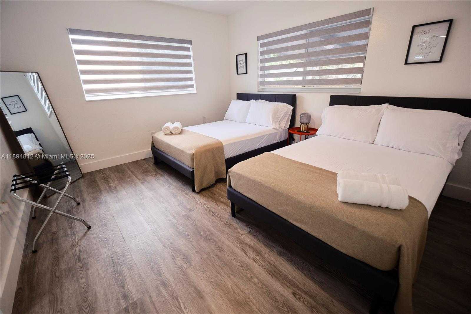 Small Image of 1232 SOUTH WEST 30TH PL, Miami Number 12