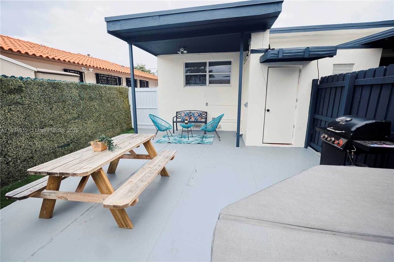 Small Image of 1232 SOUTH WEST 30TH PL, Miami Number 14