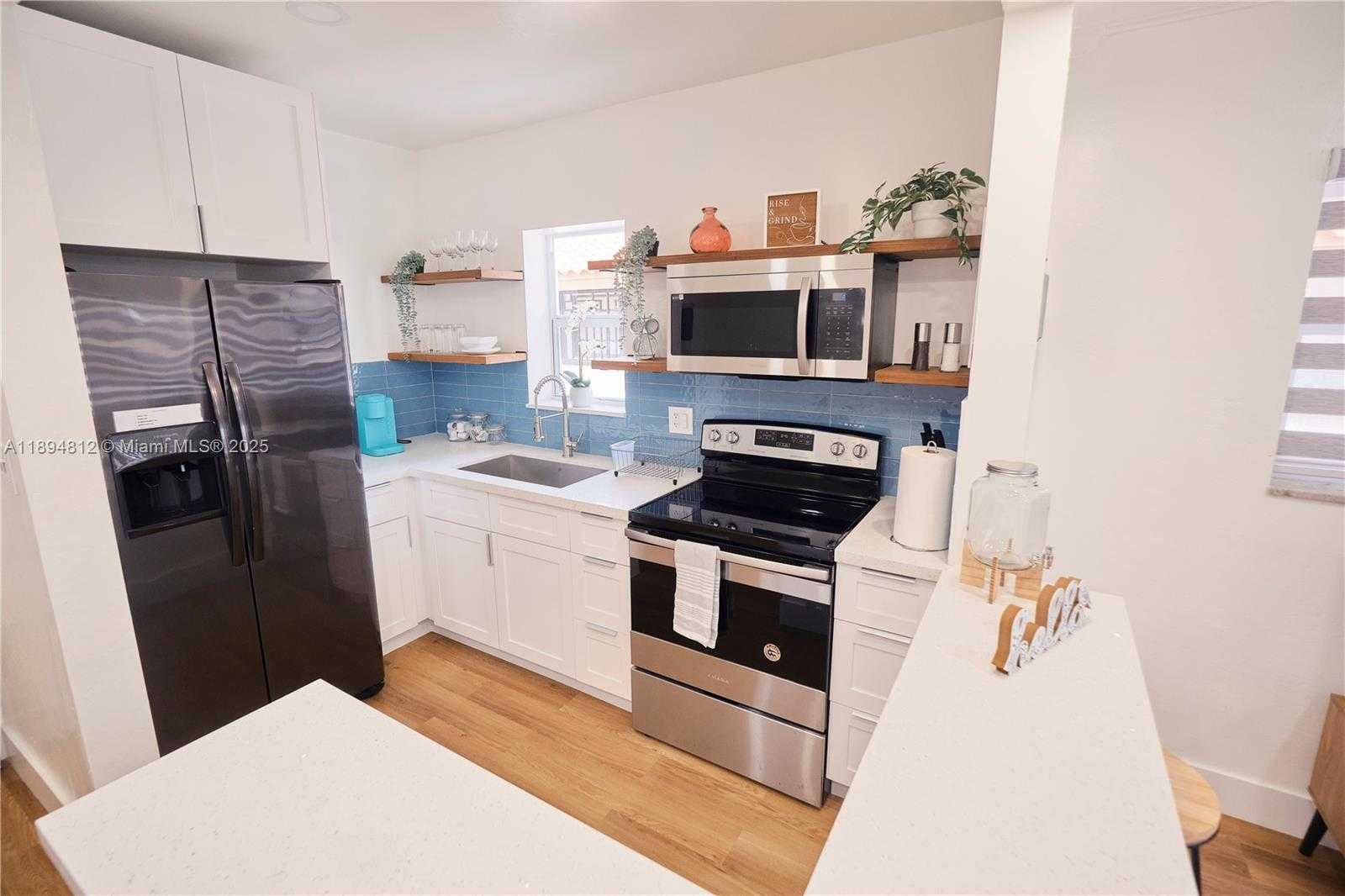 Small Image of 1232 SOUTH WEST 30TH PL, Miami Number 3