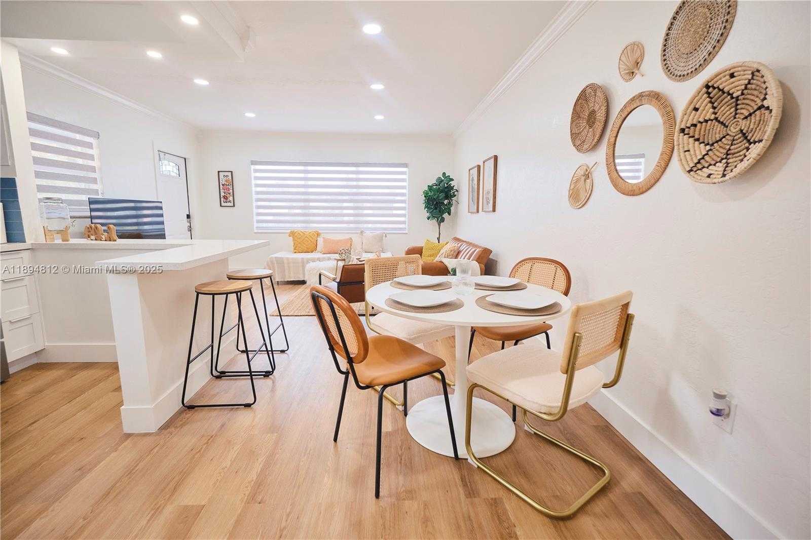 Small Image of 1232 SOUTH WEST 30TH PL, Miami Number 4