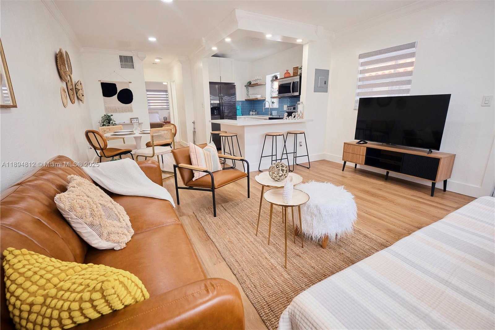 Small Image of 1232 SOUTH WEST 30TH PL, Miami Number 5