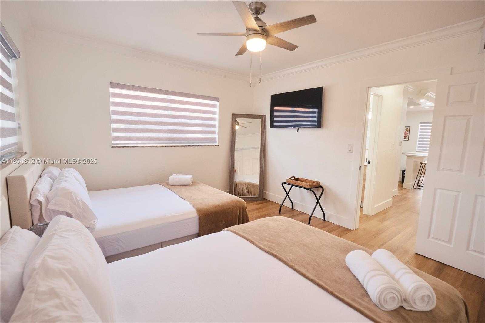 Small Image of 1232 SOUTH WEST 30TH PL, Miami Number 7