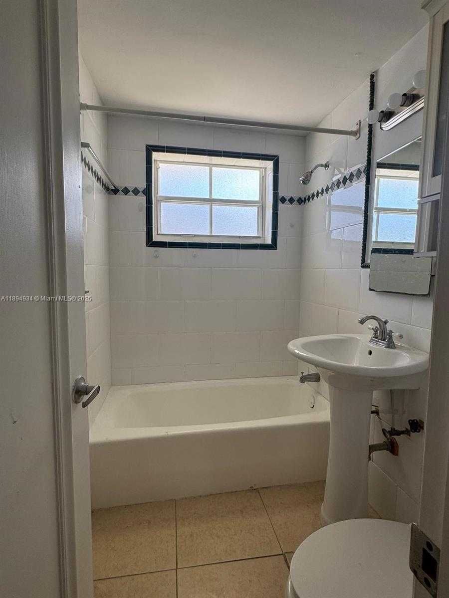 Small Image of 605 77TH ST #8, Miami Beach Number 5
