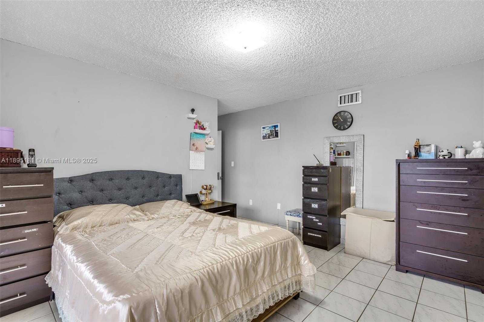 Small Image of 2368 SOUTH WEST 32ND AVE #2, Miami Number 13