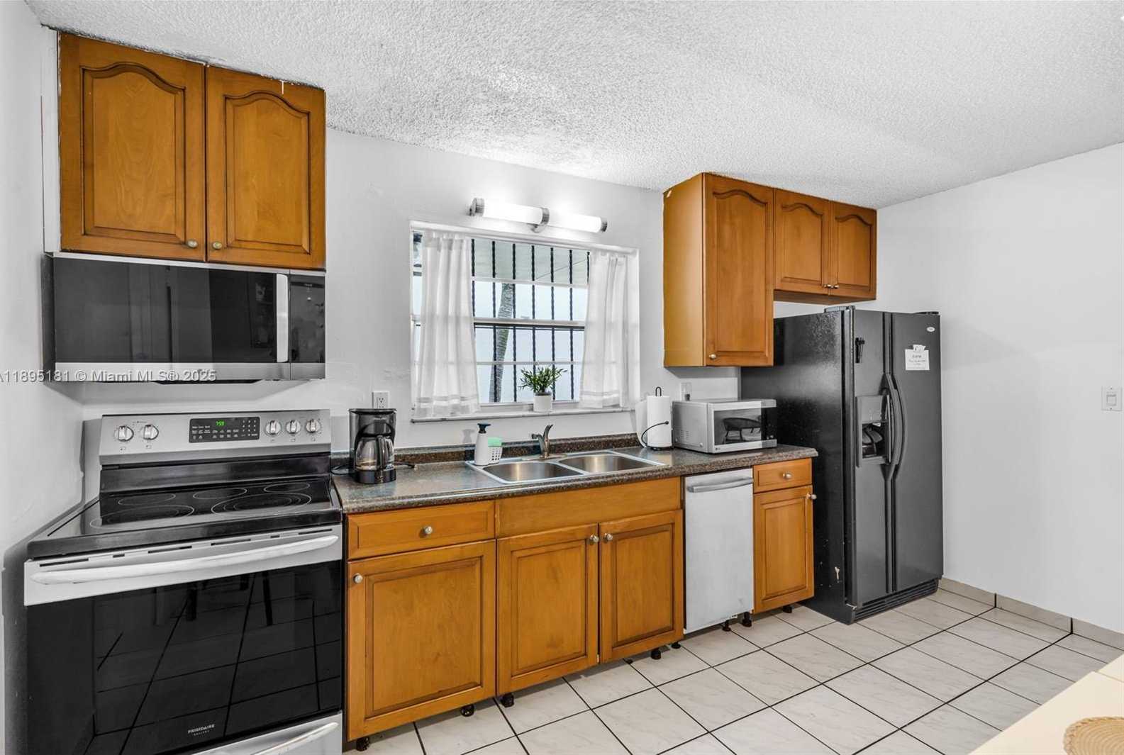 Small Image of 2368 SOUTH WEST 32ND AVE #2, Miami Number 40