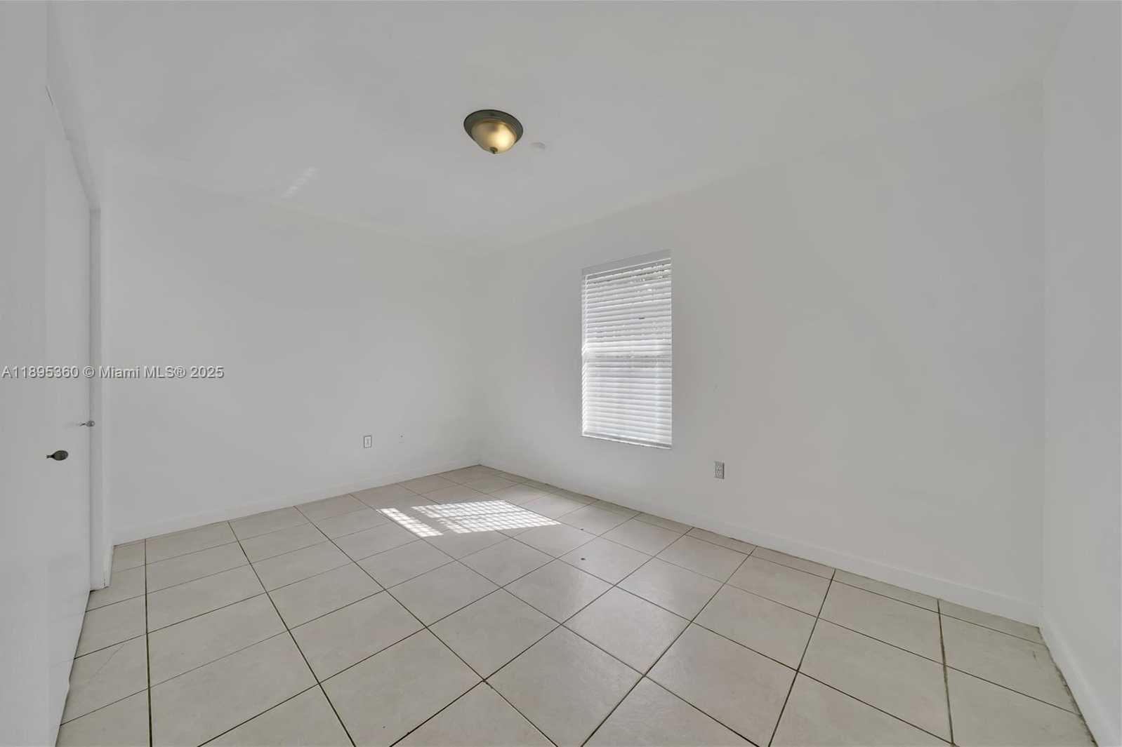 Small Image of 285 NORTH WEST 39TH ST, Miami Number 10
