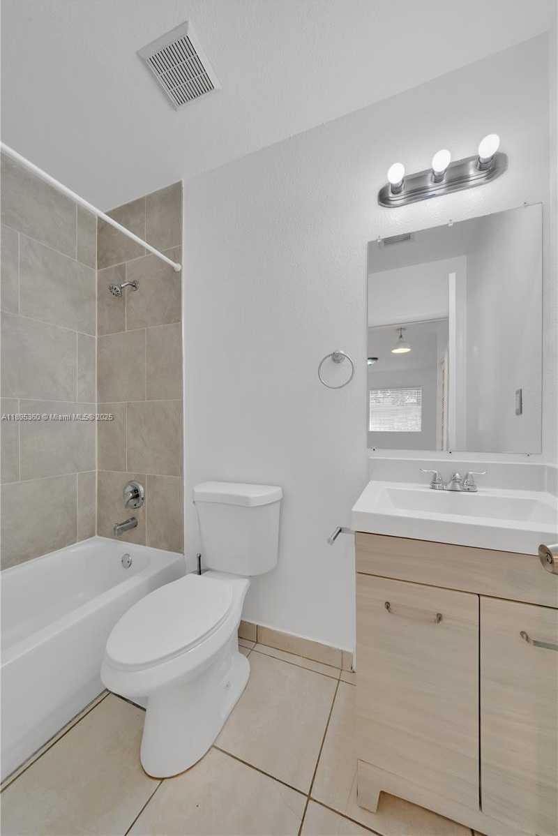 Small Image of 285 NORTH WEST 39TH ST, Miami Number 12