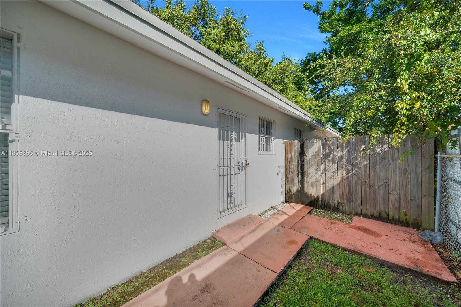 Small Image of 285 NORTH WEST 39TH ST, Miami Number 19