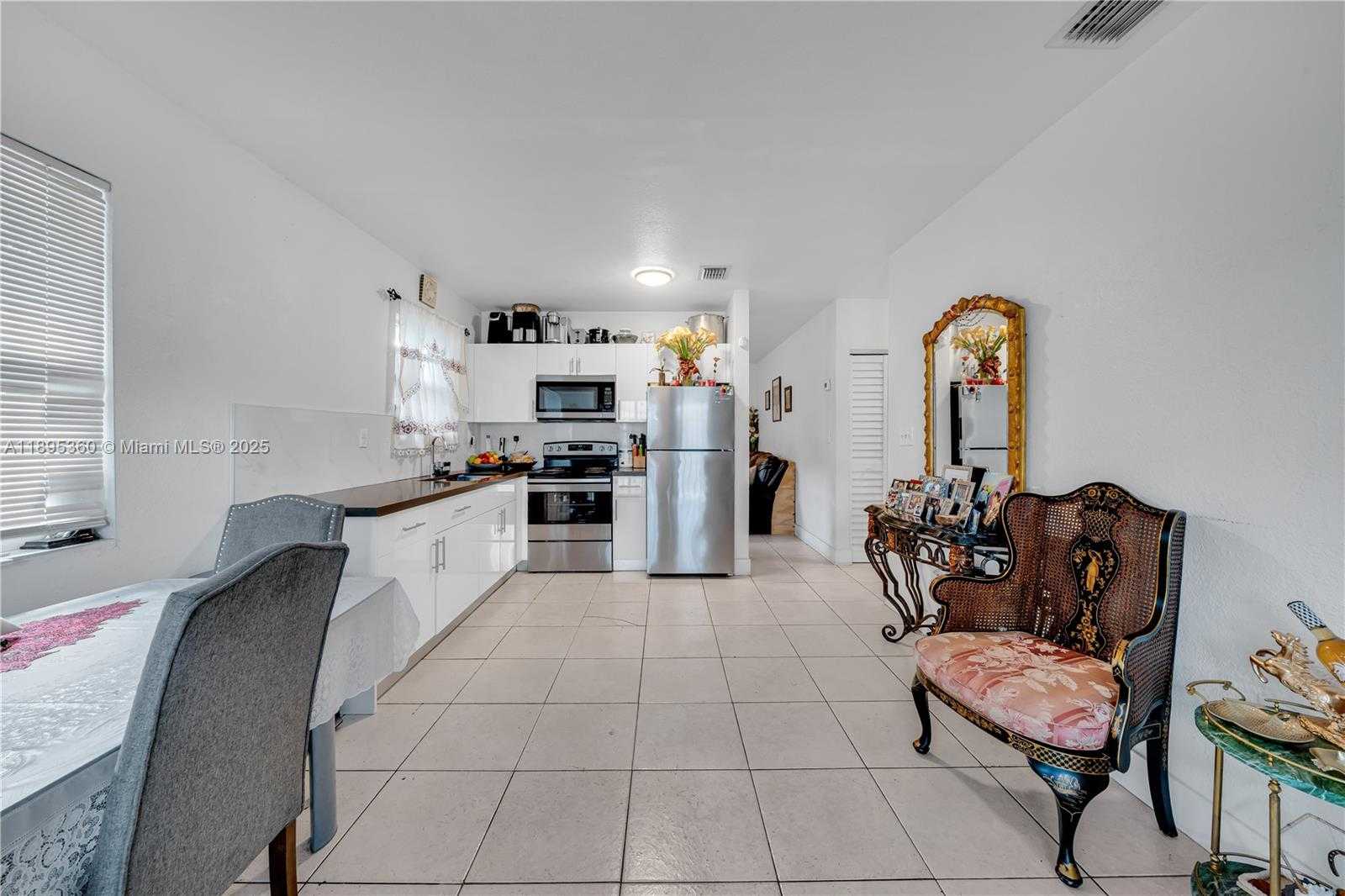 Small Image of 285 NORTH WEST 39TH ST, Miami Number 23