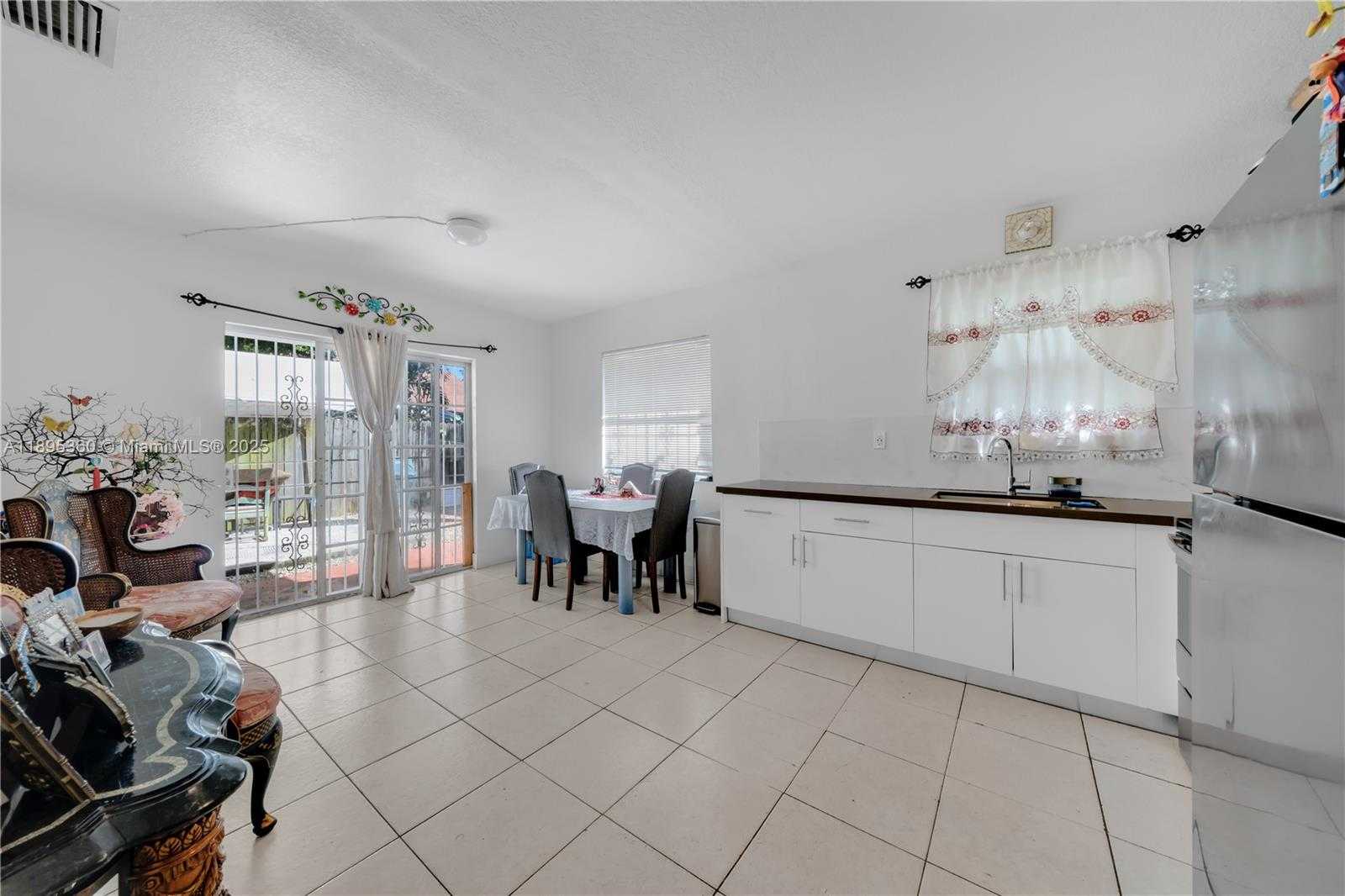 Small Image of 285 NORTH WEST 39TH ST, Miami Number 25