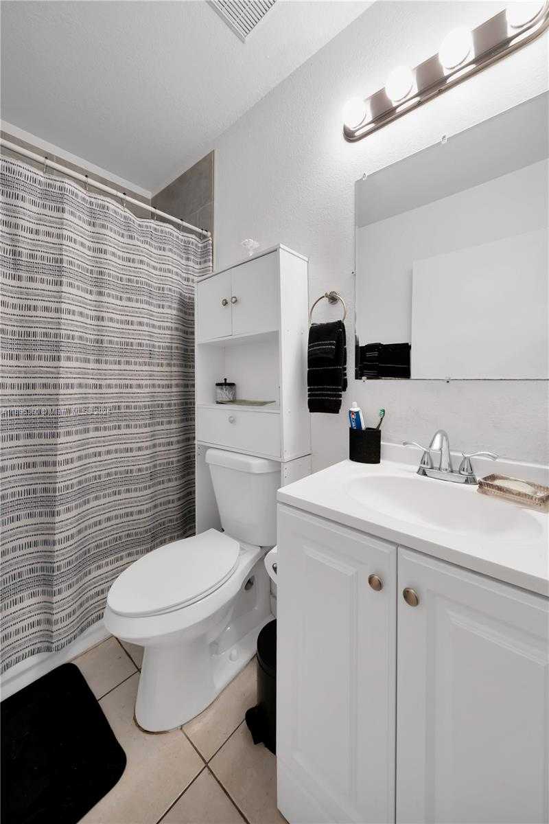 Small Image of 285 NORTH WEST 39TH ST, Miami Number 31