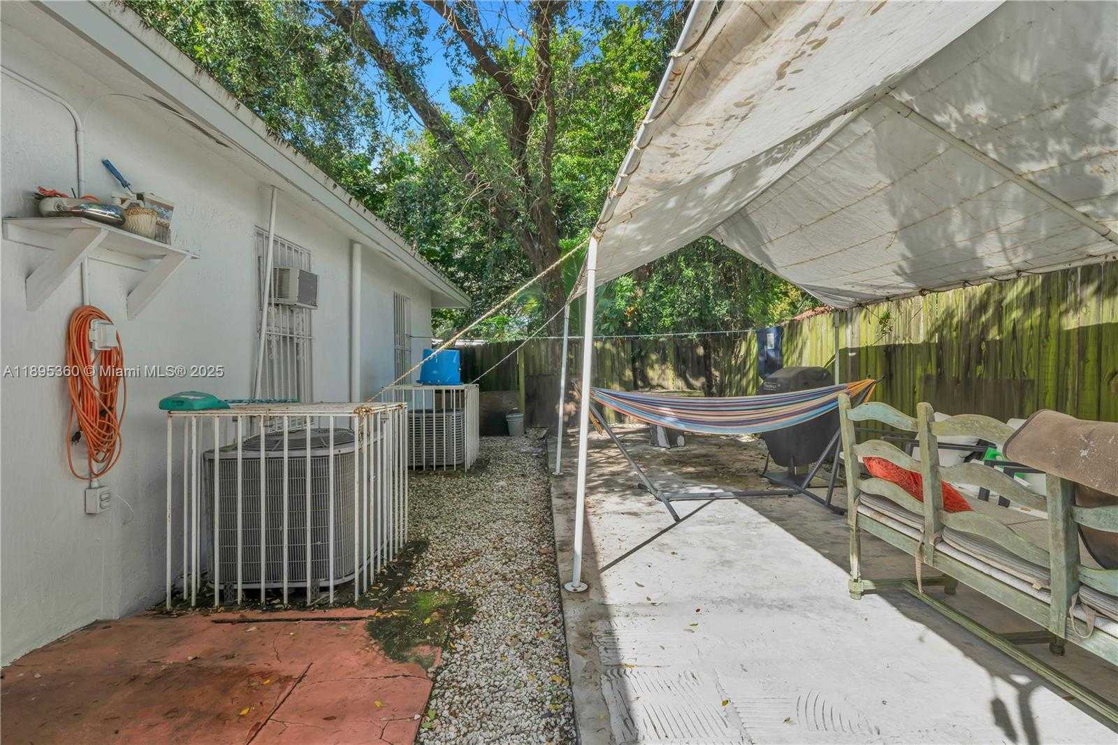 Small Image of 285 NORTH WEST 39TH ST, Miami Number 36