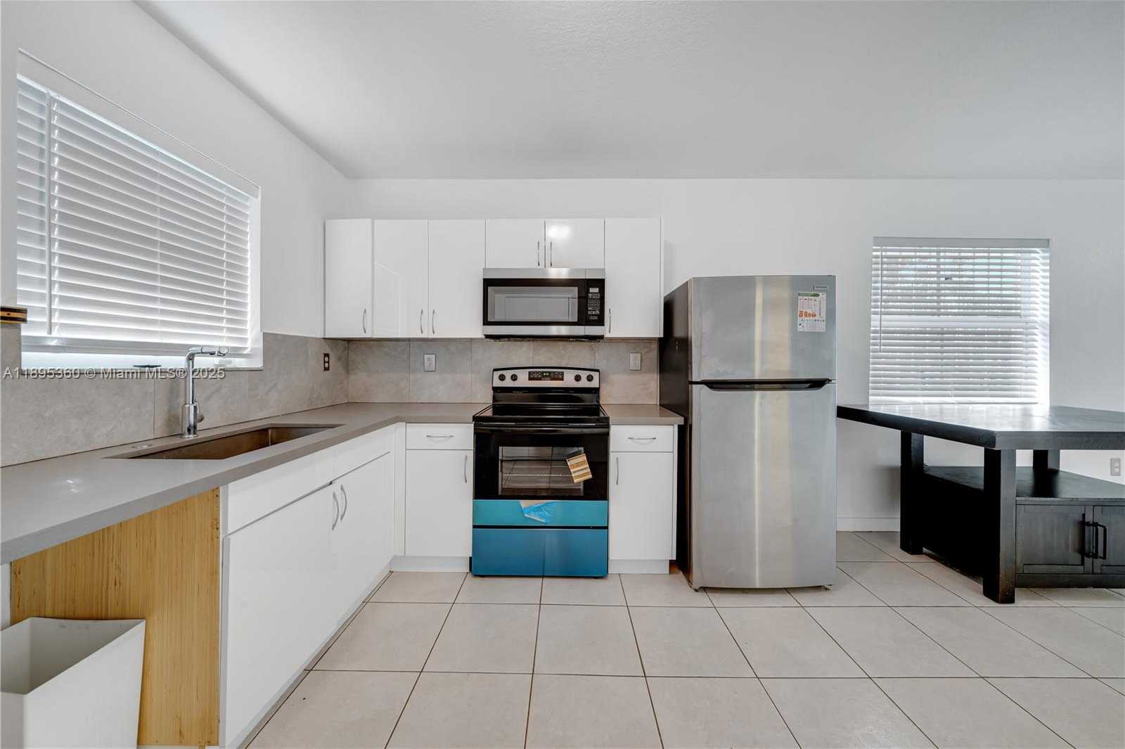 Small Image of 285 NORTH WEST 39TH ST, Miami Number 9