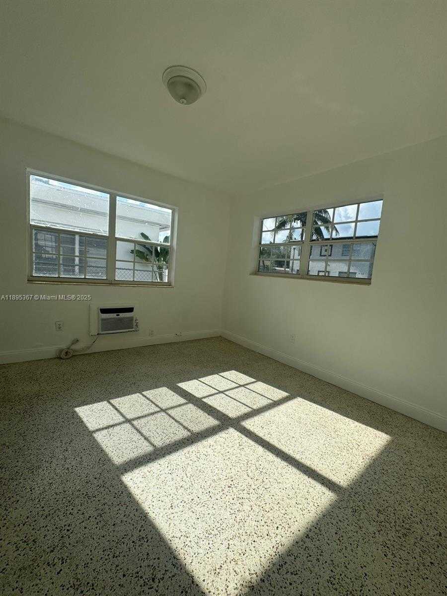 Small Image of Miami Beach Number 12