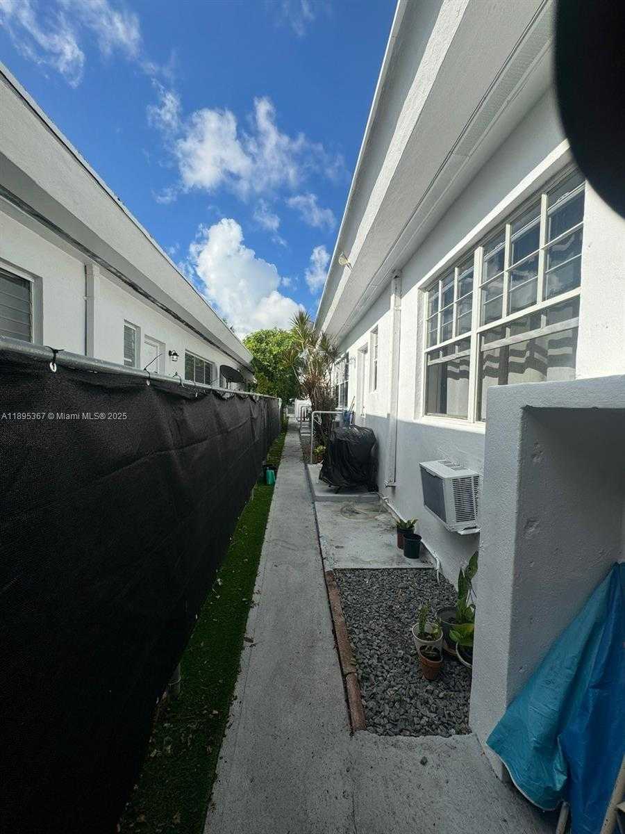 Small Image of Miami Beach Number 18