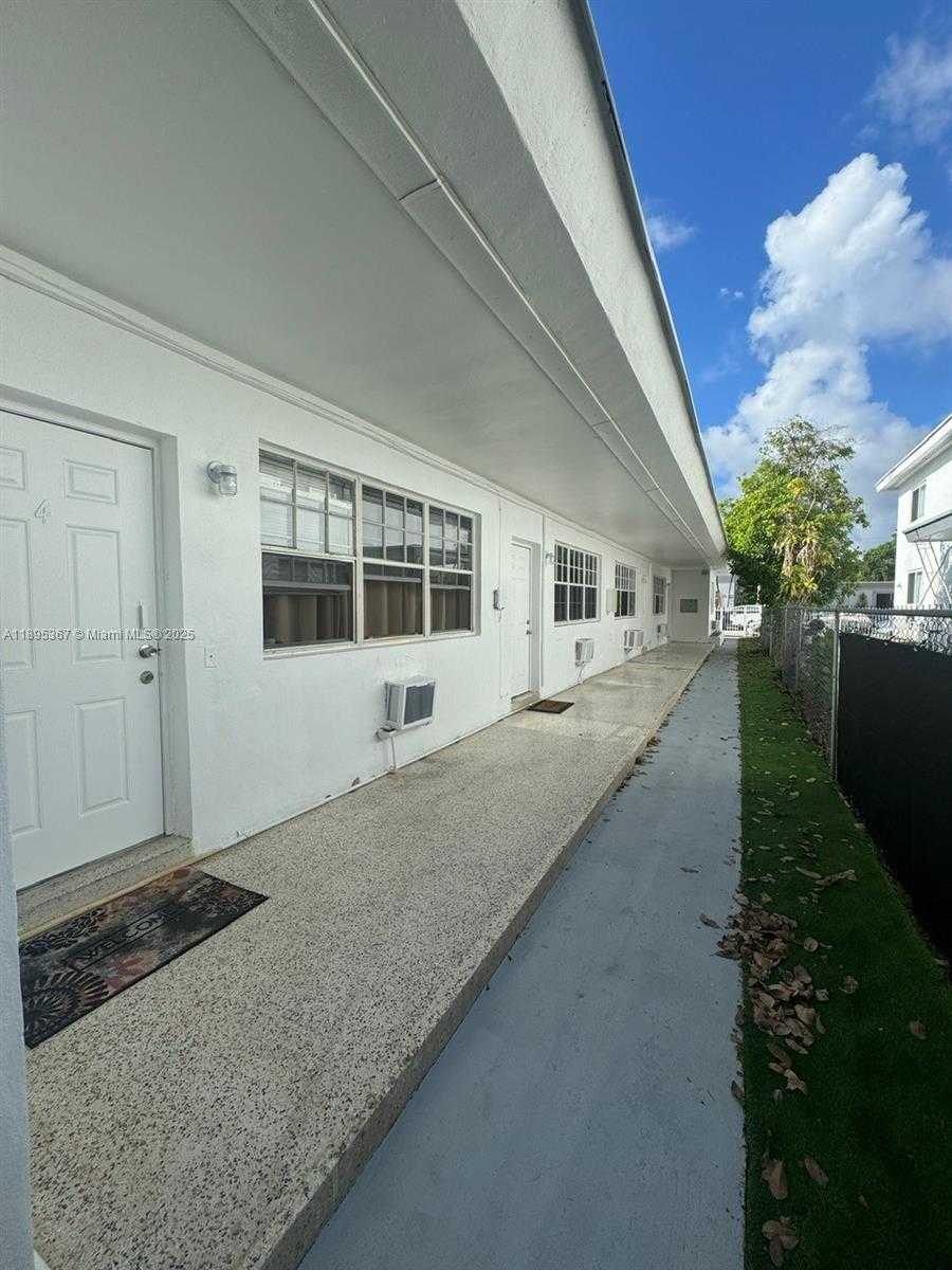 Small Image of Miami Beach Number 19