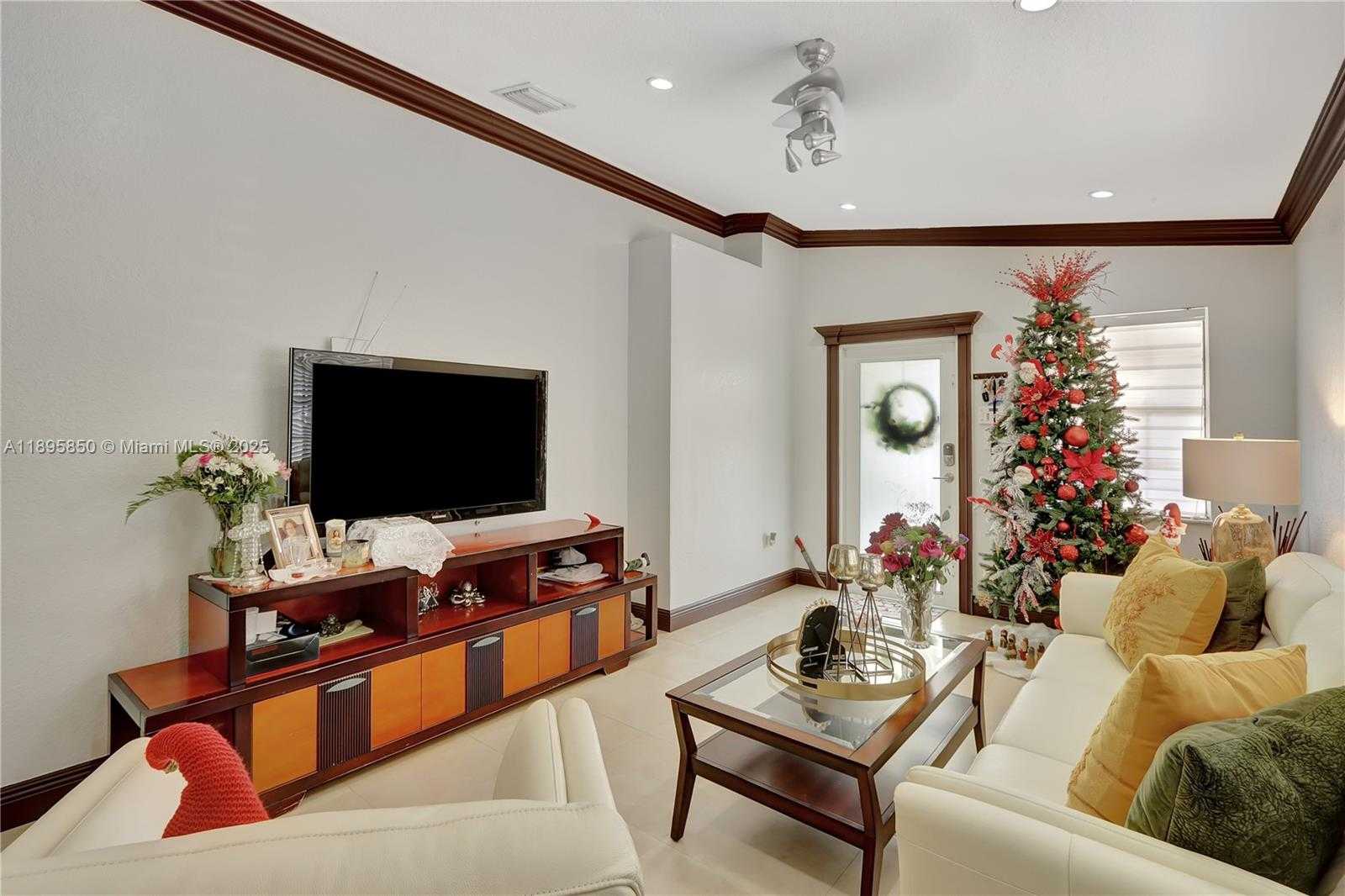Small Image of 15801 NORTH WEST 47TH AVE, Miami Gardens Number 10