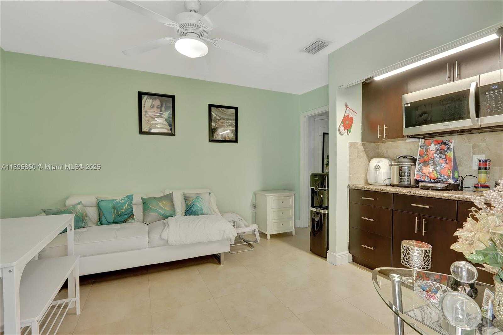Small Image of 15801 NORTH WEST 47TH AVE, Miami Gardens Number 22