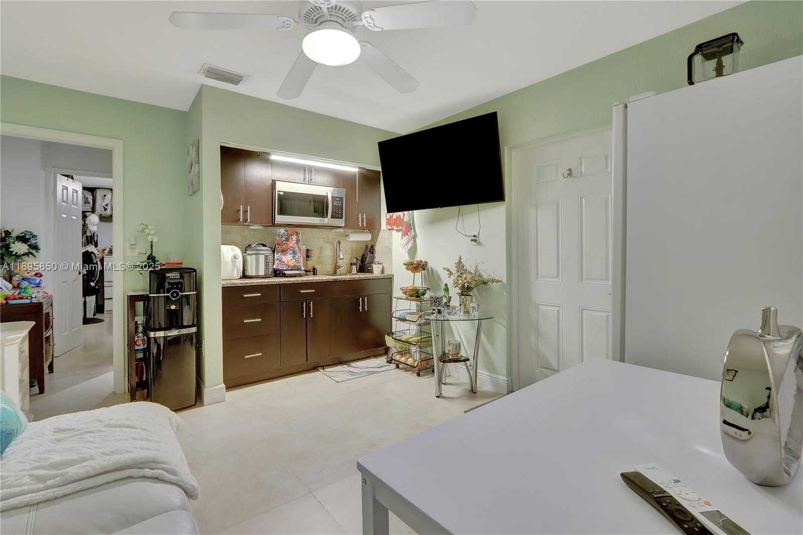 Small Image of 15801 NORTH WEST 47TH AVE, Miami Gardens Number 24