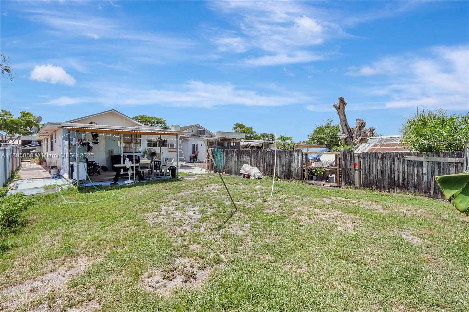 Small Image of 15801 NORTH WEST 47TH AVE, Miami Gardens Number 5