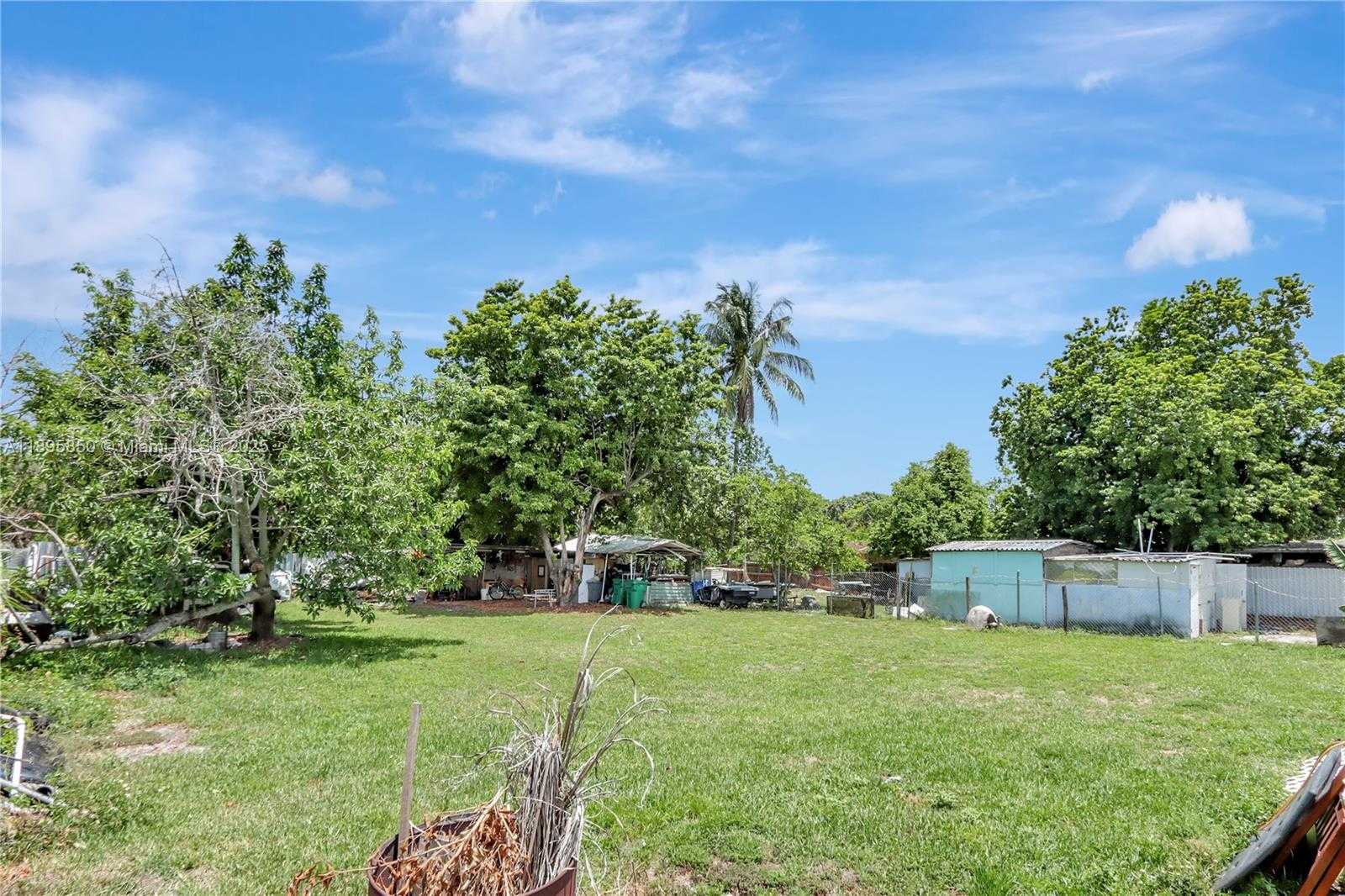 Small Image of 15801 NORTH WEST 47TH AVE, Miami Gardens Number 6