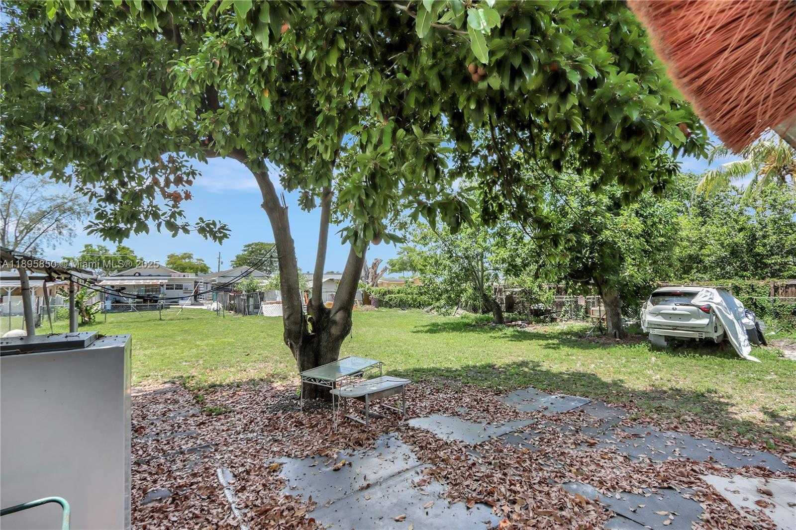 Small Image of 15801 NORTH WEST 47TH AVE, Miami Gardens Number 7