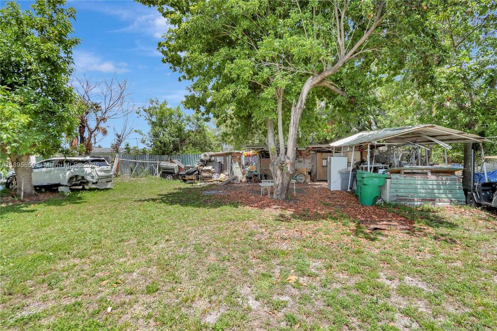 Small Image of 15801 NORTH WEST 47TH AVE, Miami Gardens Number 8