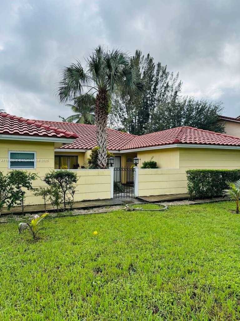 Small Image of 3405 NORTH WEST 82ND AVE, Coral Springs Number 4