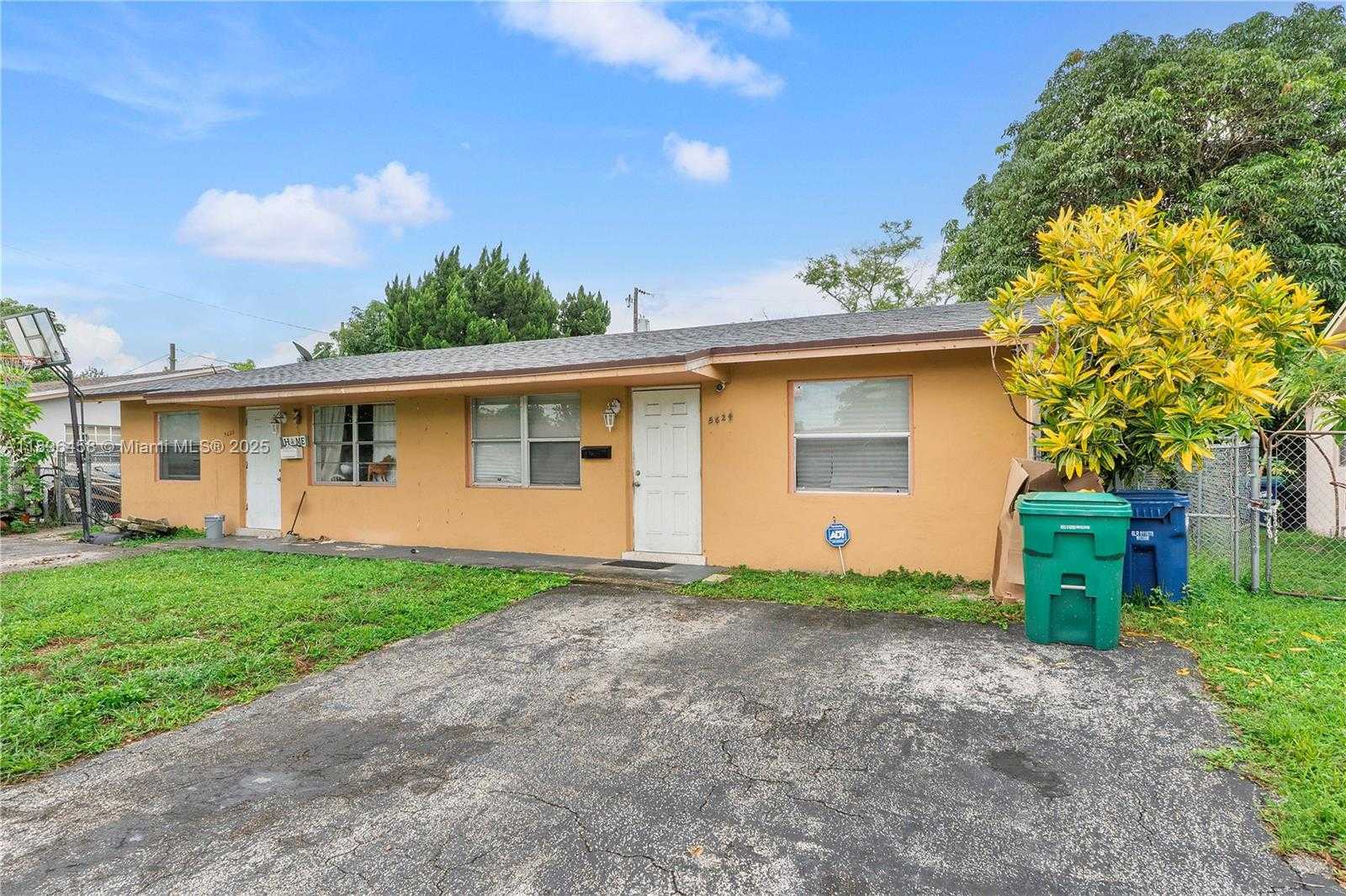 Small Image of 5620 NORTH WEST 14TH CT, Lauderhill Number 2