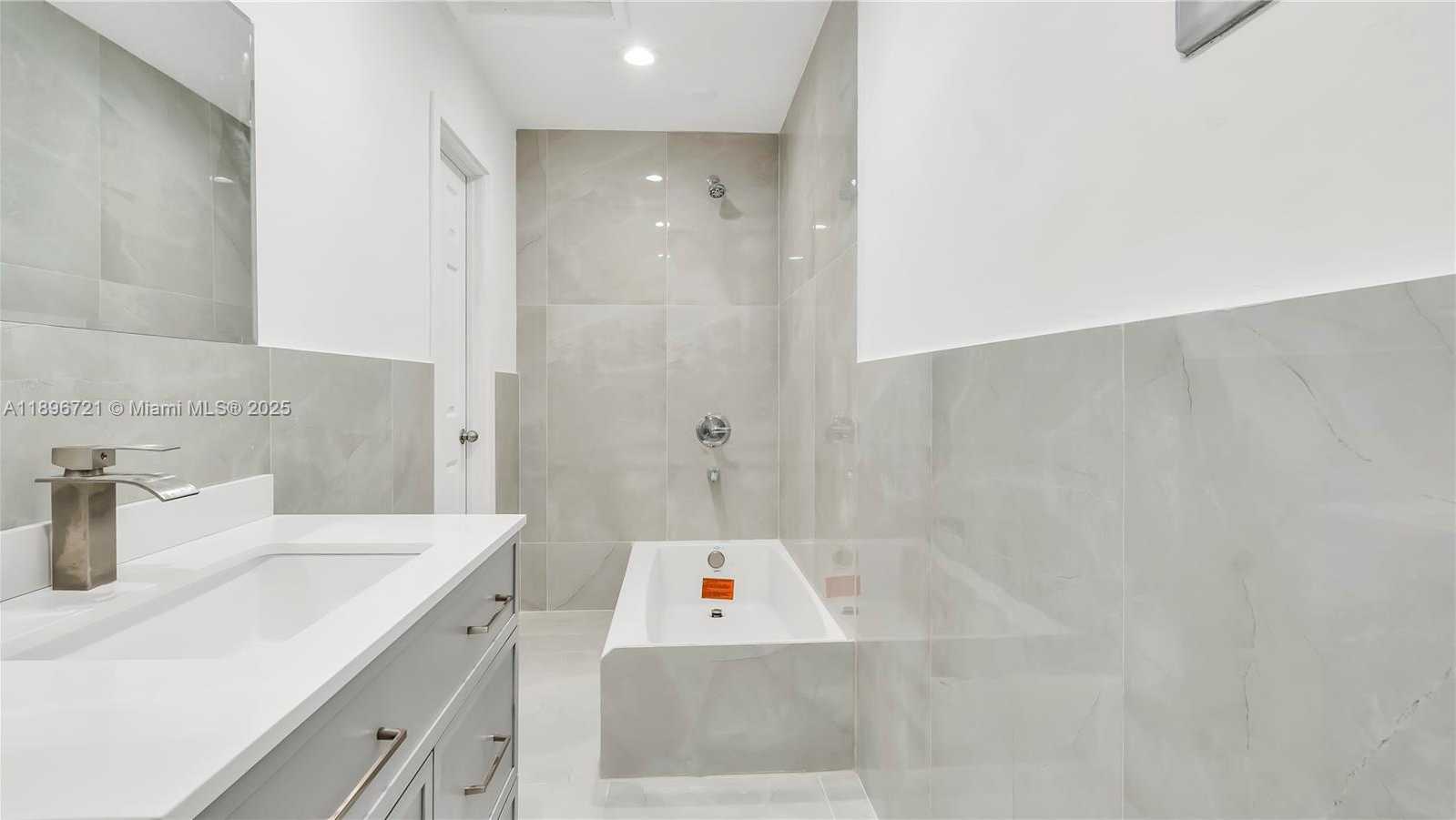 Small Image of 1956 MADISON ST, Hollywood Number 17