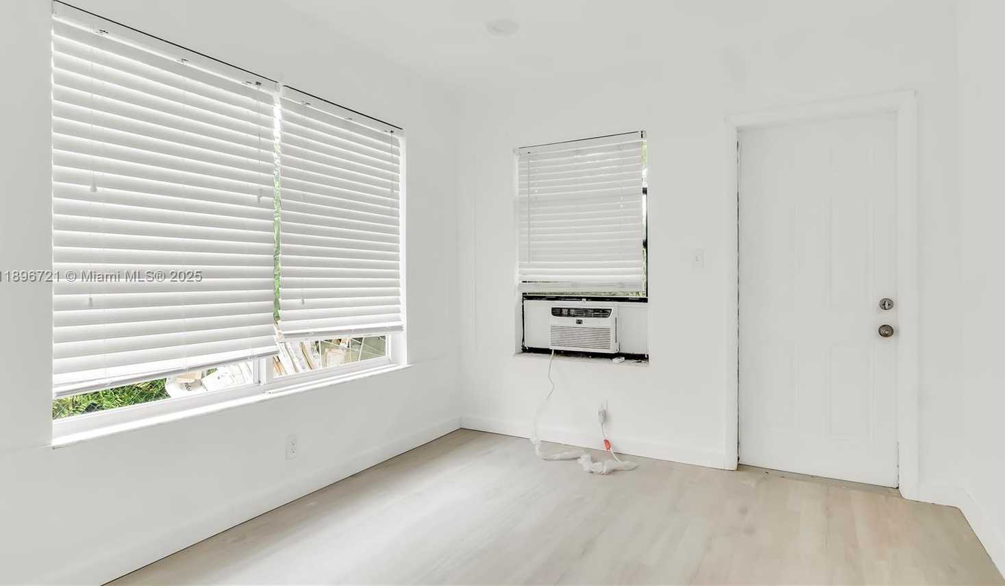 Small Image of 1956 MADISON ST, Hollywood Number 18
