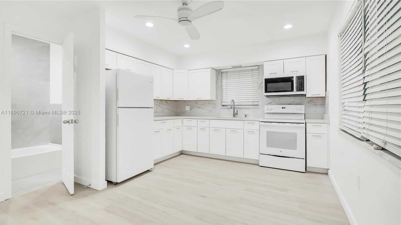 Small Image of 1956 MADISON ST, Hollywood Number 20