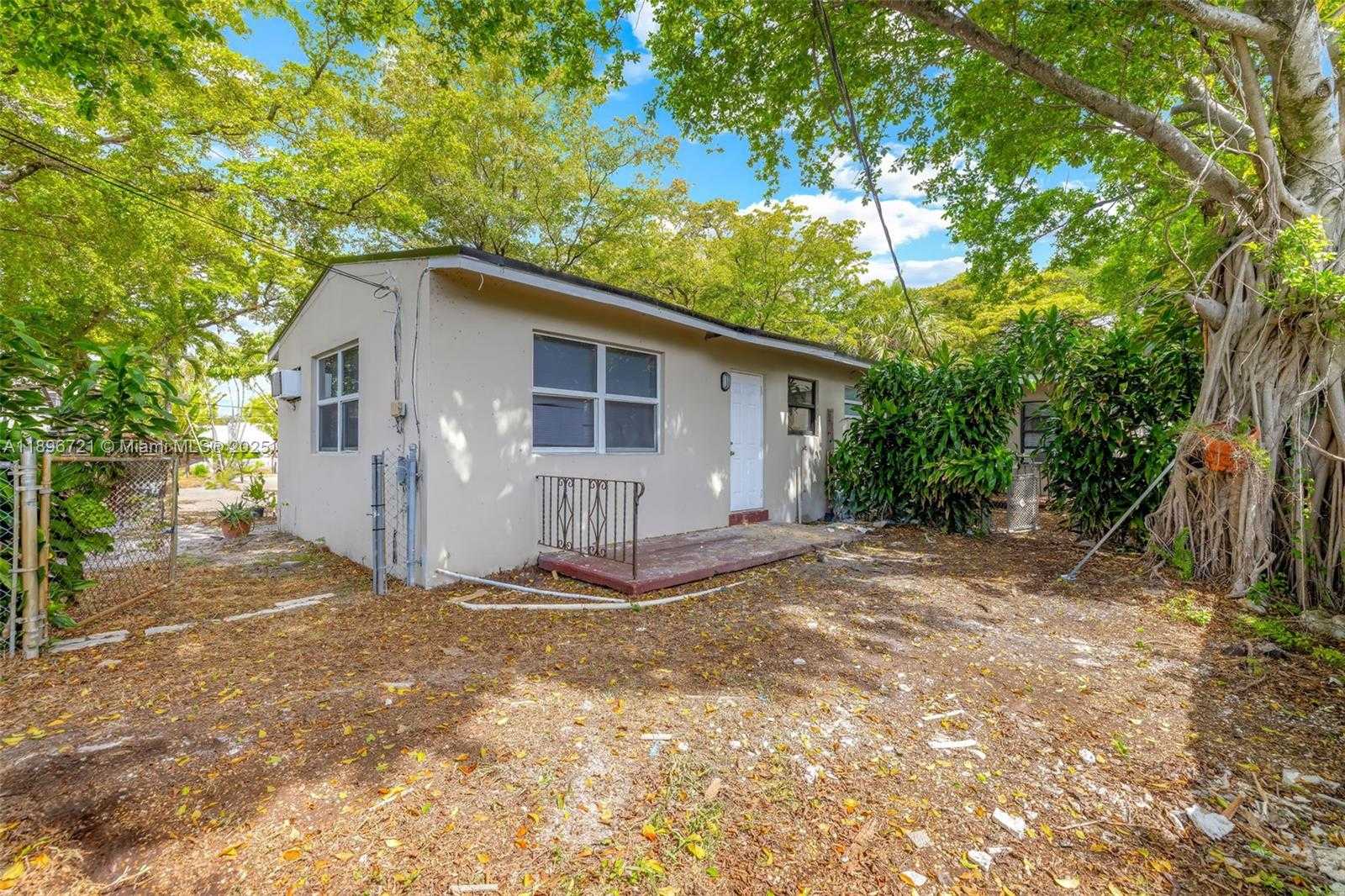 Small Image of 1956 MADISON ST, Hollywood Number 21