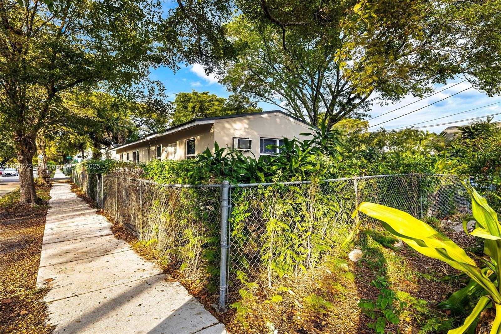 Small Image of 1956 MADISON ST, Hollywood Number 23