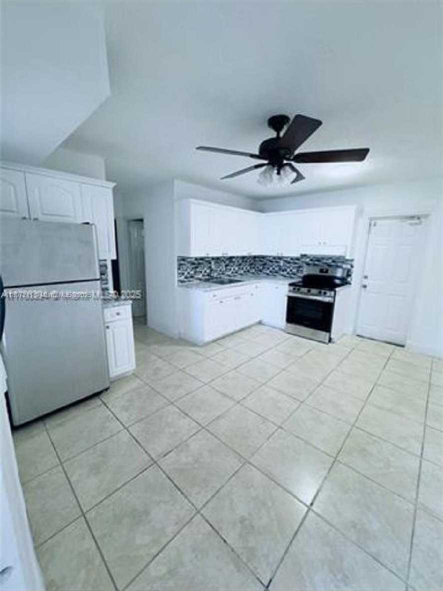 Small Image of 26 EAST 48TH ST #2, Hialeah Number 2