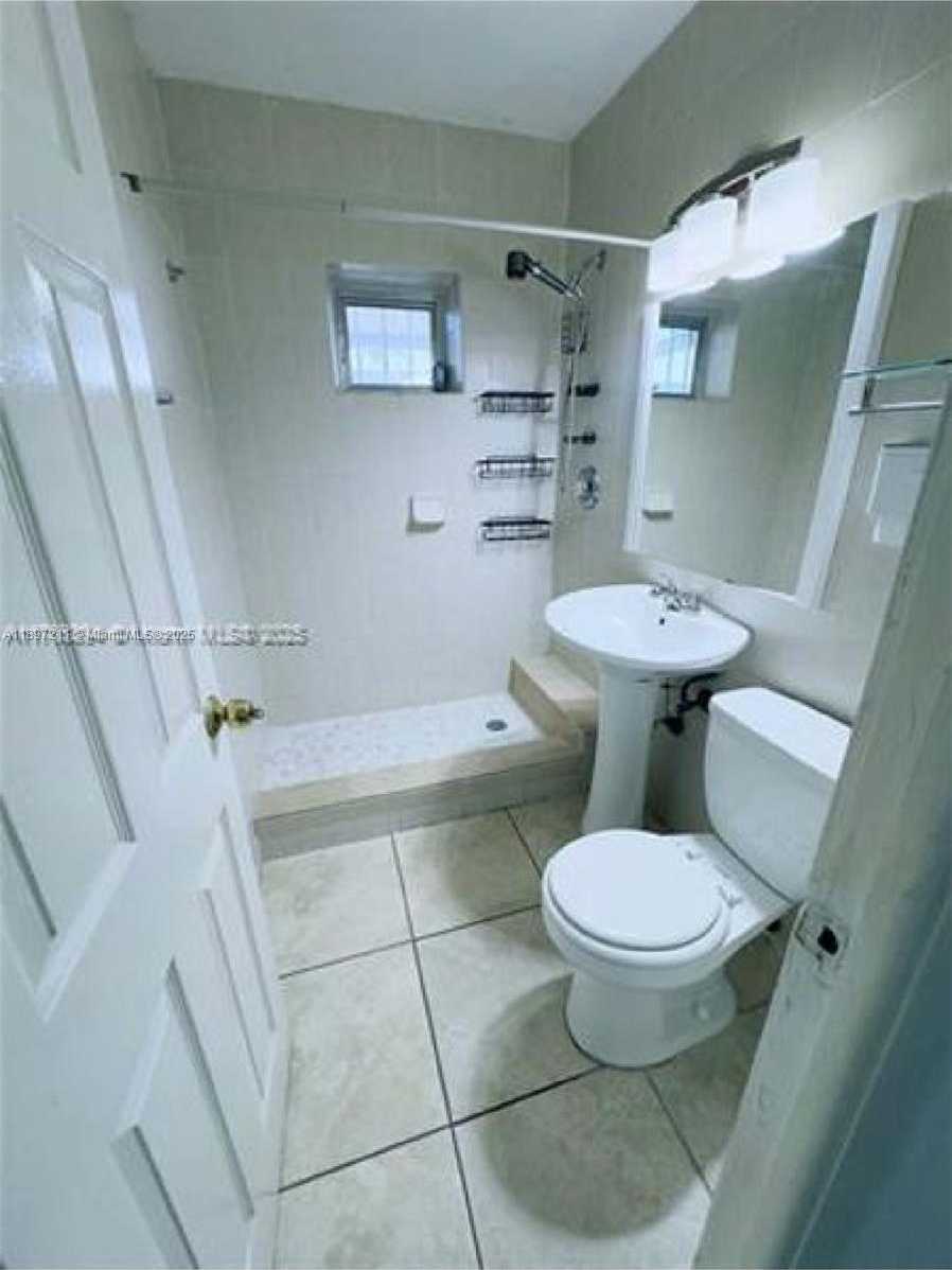 Small Image of 26 EAST 48TH ST #2, Hialeah Number 8