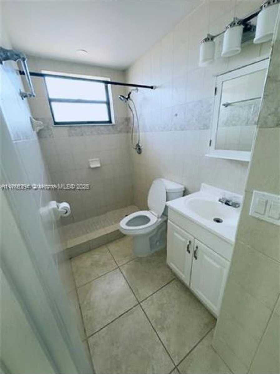 Small Image of 26 EAST 48TH ST #2, Hialeah Number 9