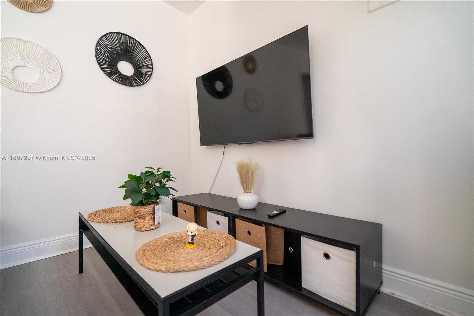 Small Image of 1177 NORTH WEST 30TH ST, Miami Number 11