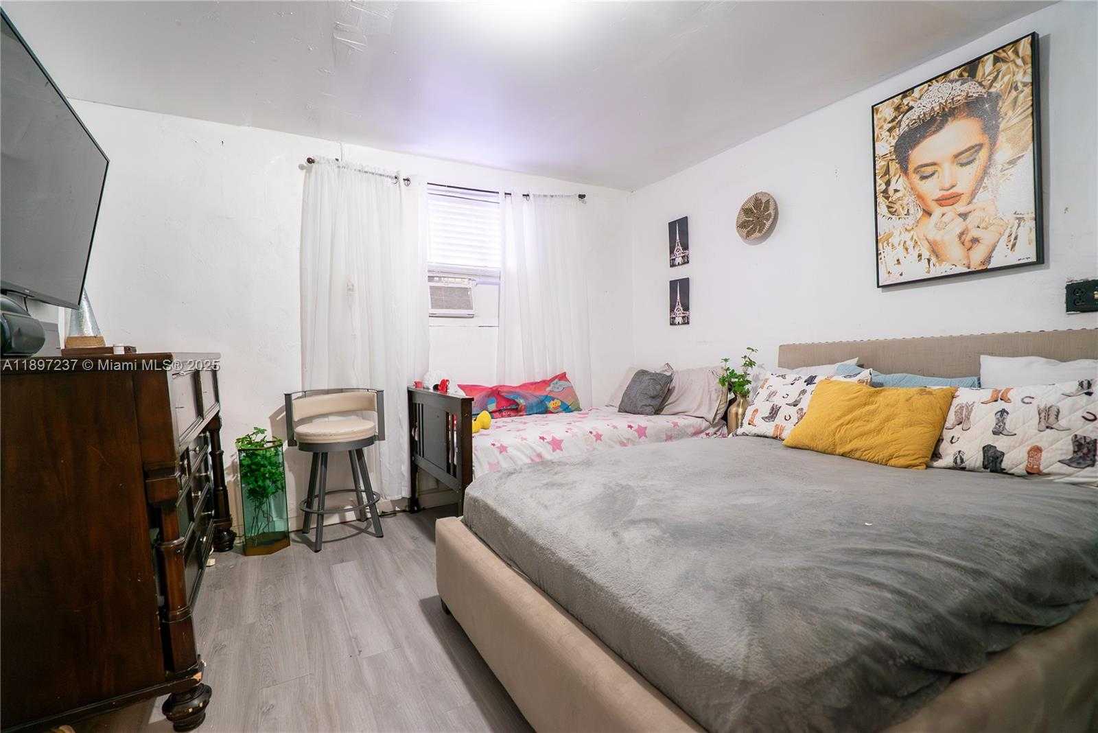 Small Image of 1177 NORTH WEST 30TH ST, Miami Number 19