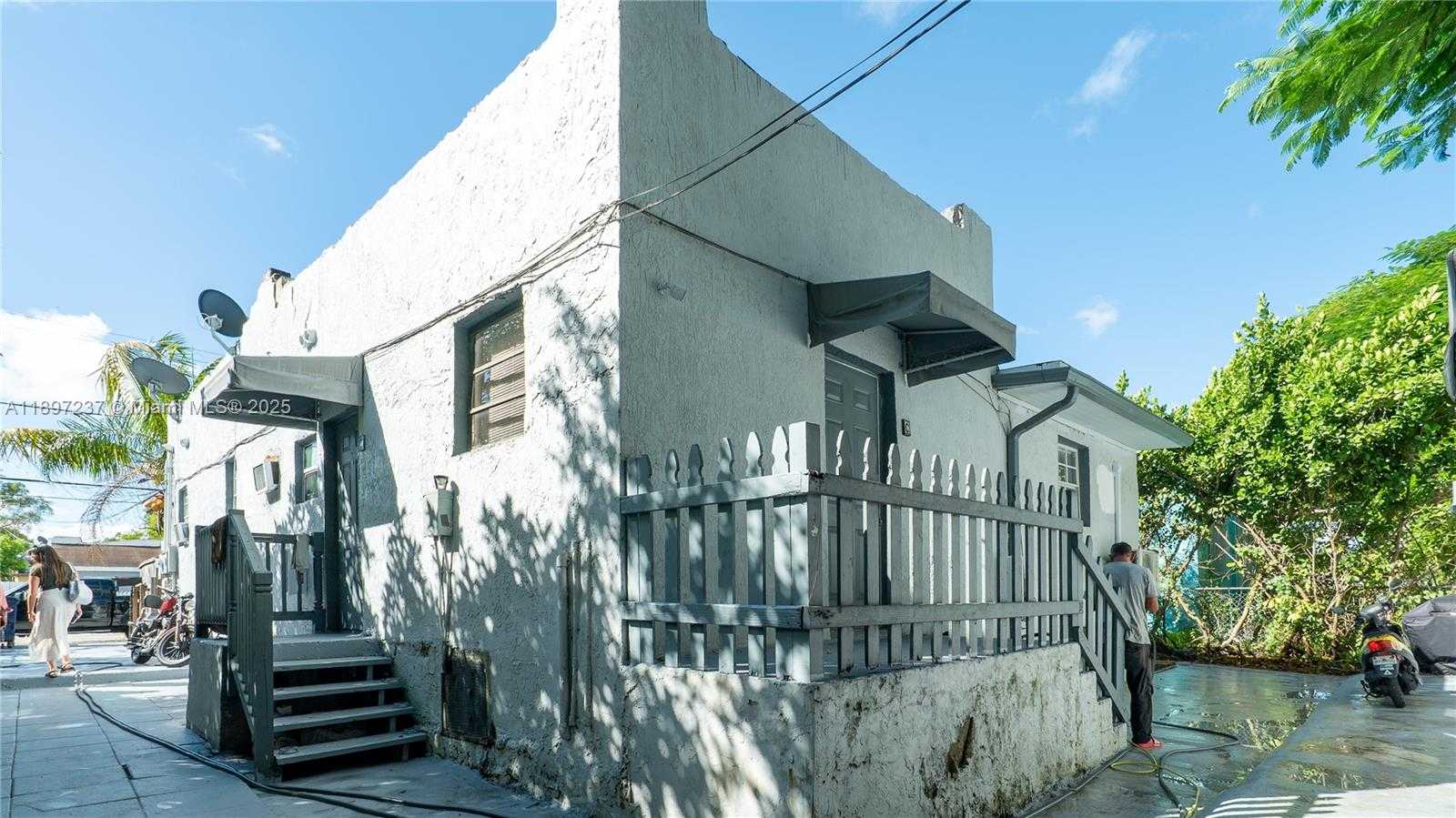 Small Image of 1177 NORTH WEST 30TH ST, Miami Number 2