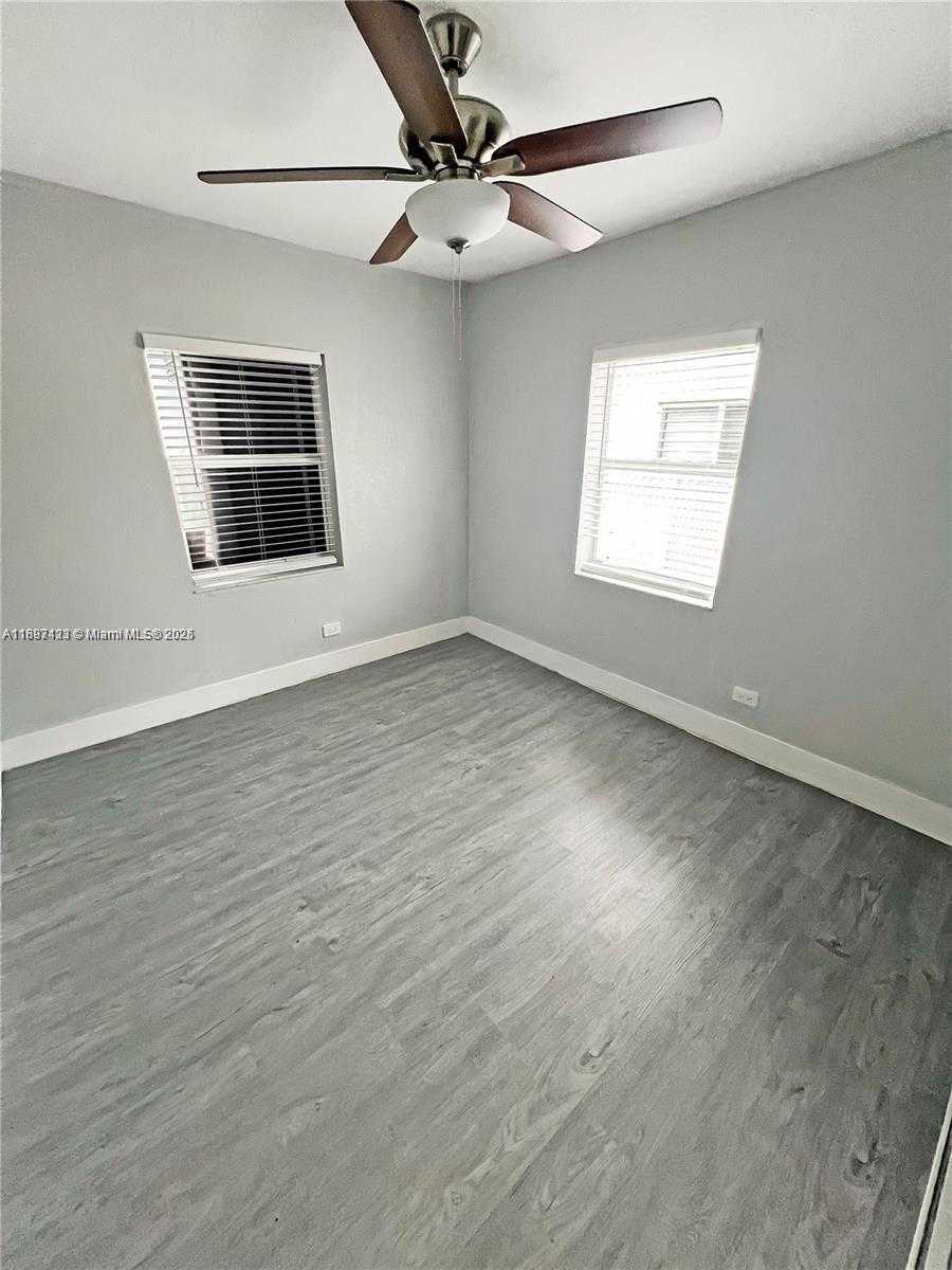 Small Image of 2783 SOUTH WEST 33RD CT, Miami Number 13