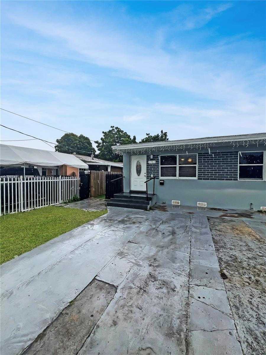 Small Image of 2783 SOUTH WEST 33RD CT, Miami Number 2