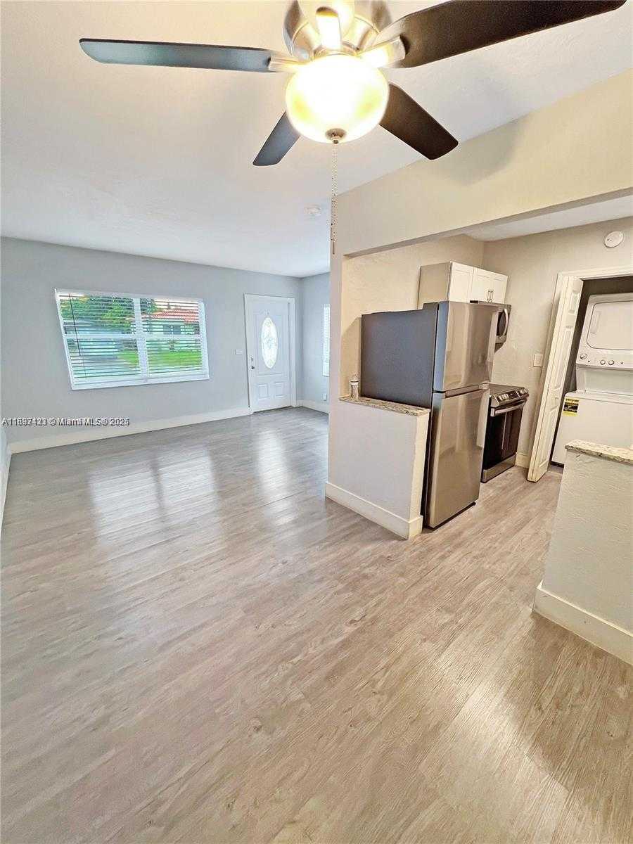 Small Image of 2783 SOUTH WEST 33RD CT, Miami Number 8